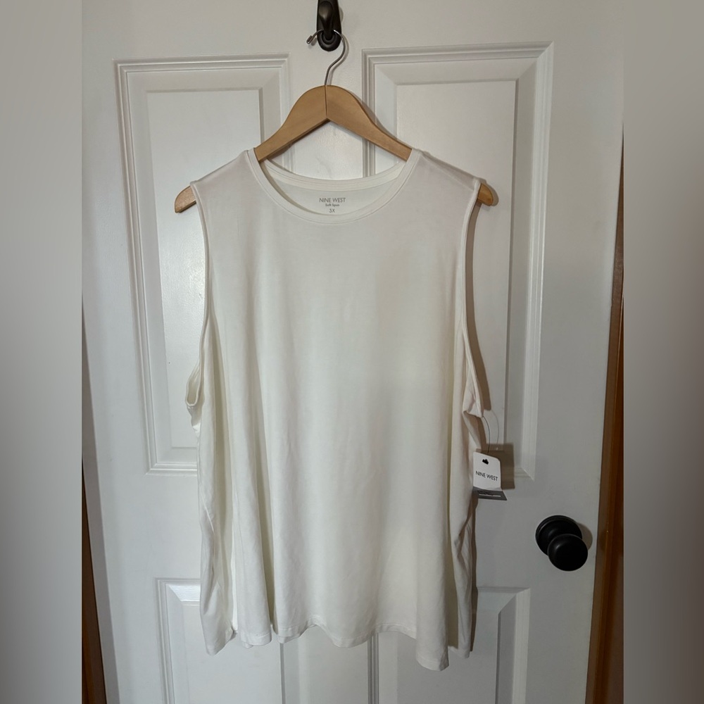 NWT Nine West Tank in White
